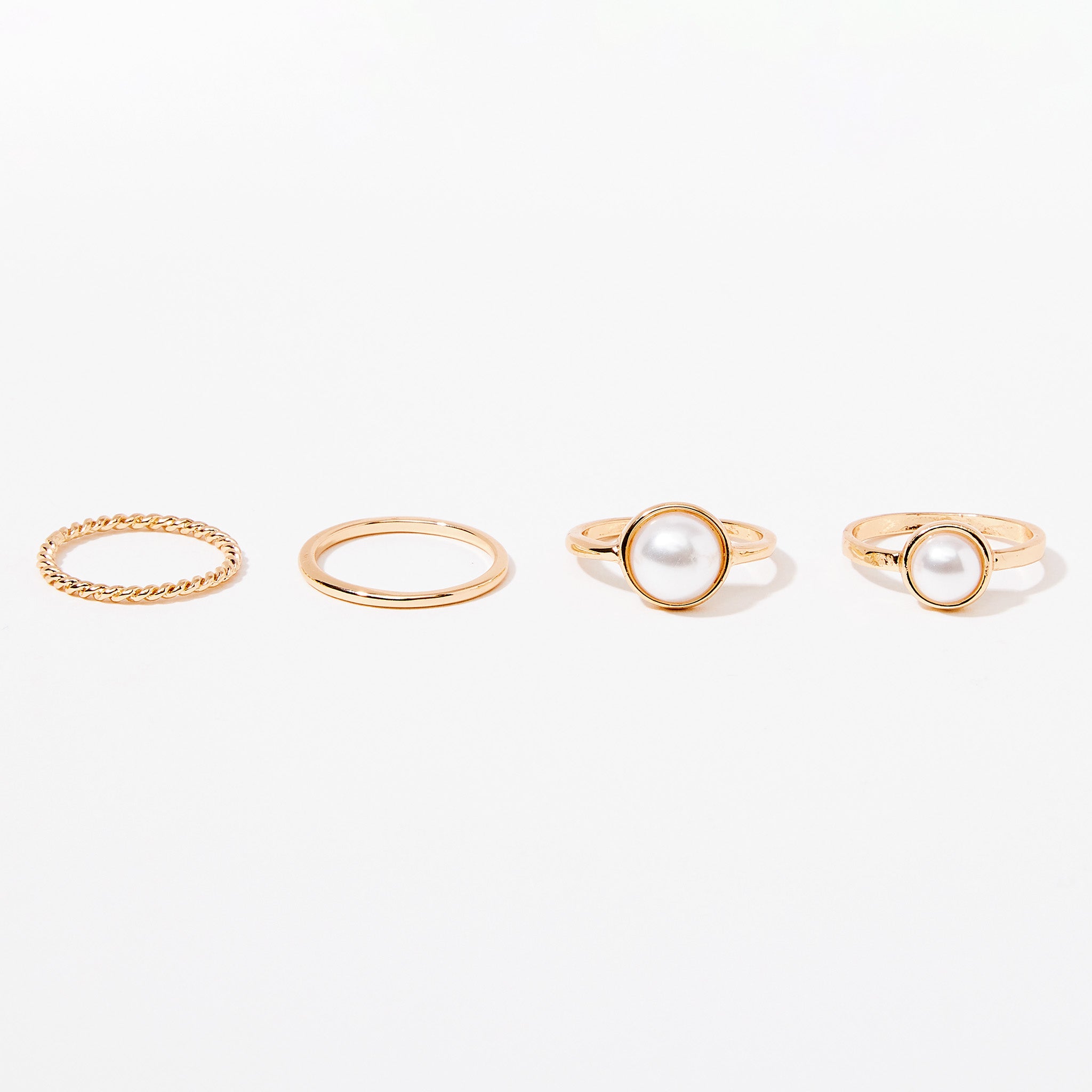 Set de 4 bagues avec perles