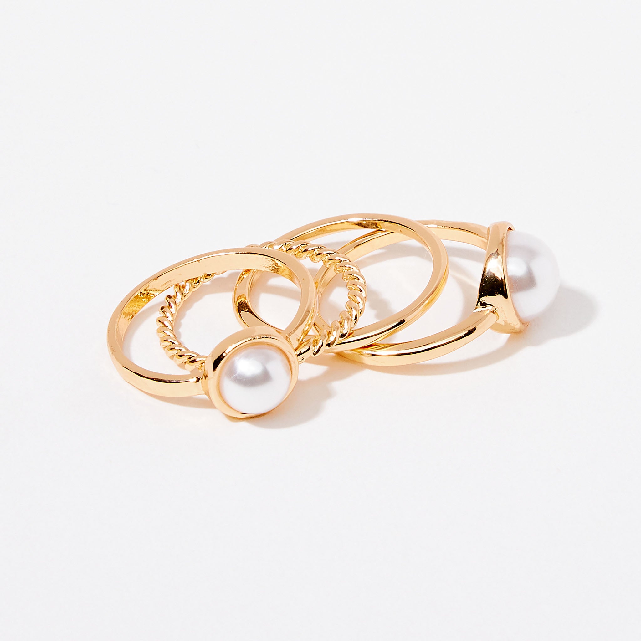 Set de 4 bagues avec perles