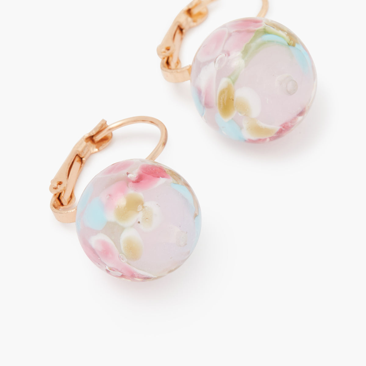 Petites boucles d'oreilles perles de verre roses