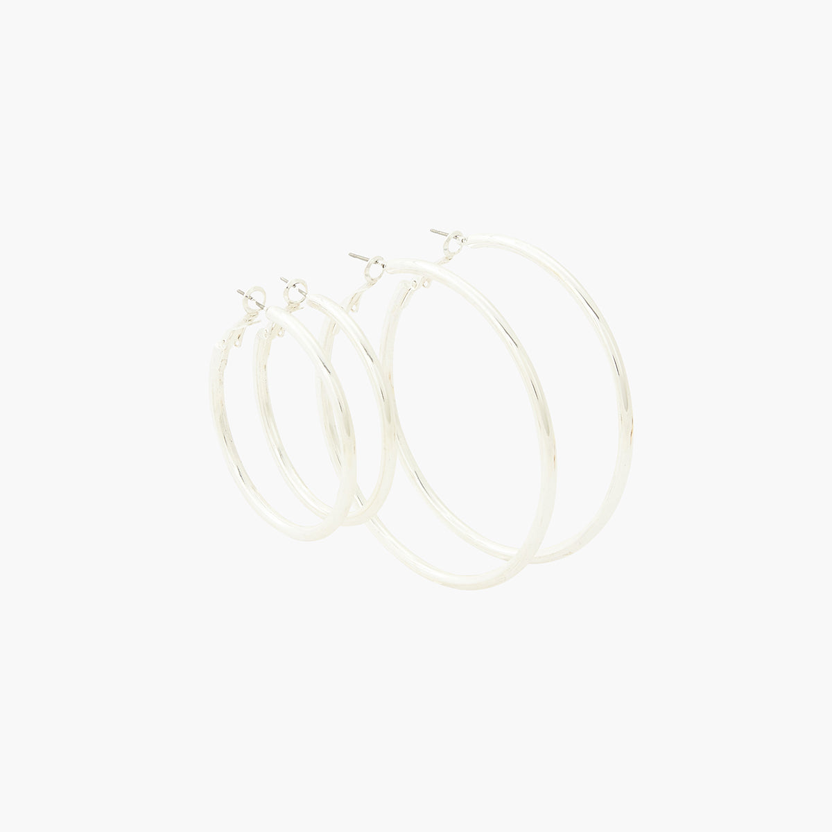 Set de 2 paires de créoles en métal argentées