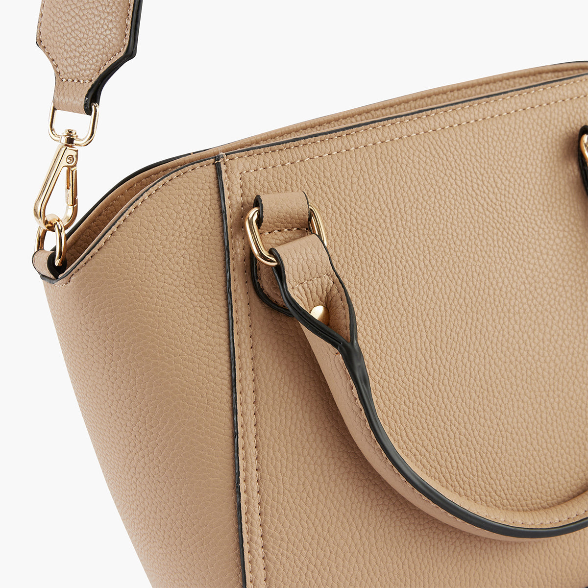 Sac à main beige avec bandoulière