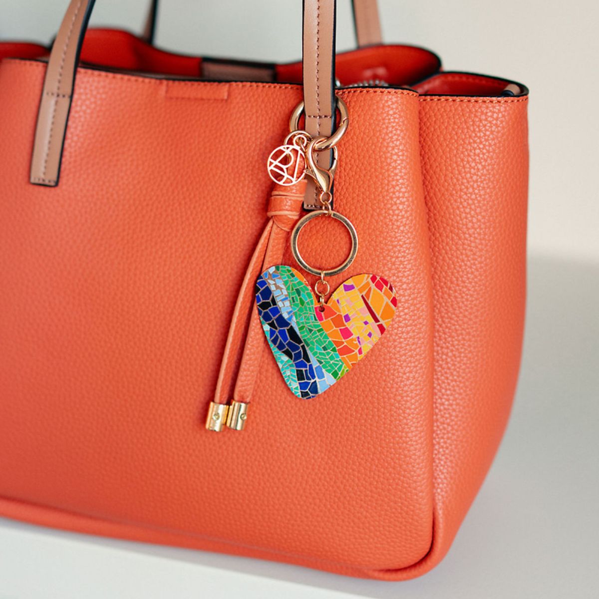 Porte-clés cœur imprimé feuilles multicolores