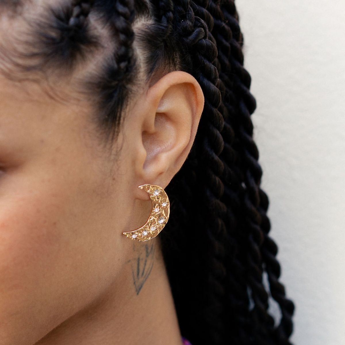 Boucles d'oreilles lunes martelées et strassées