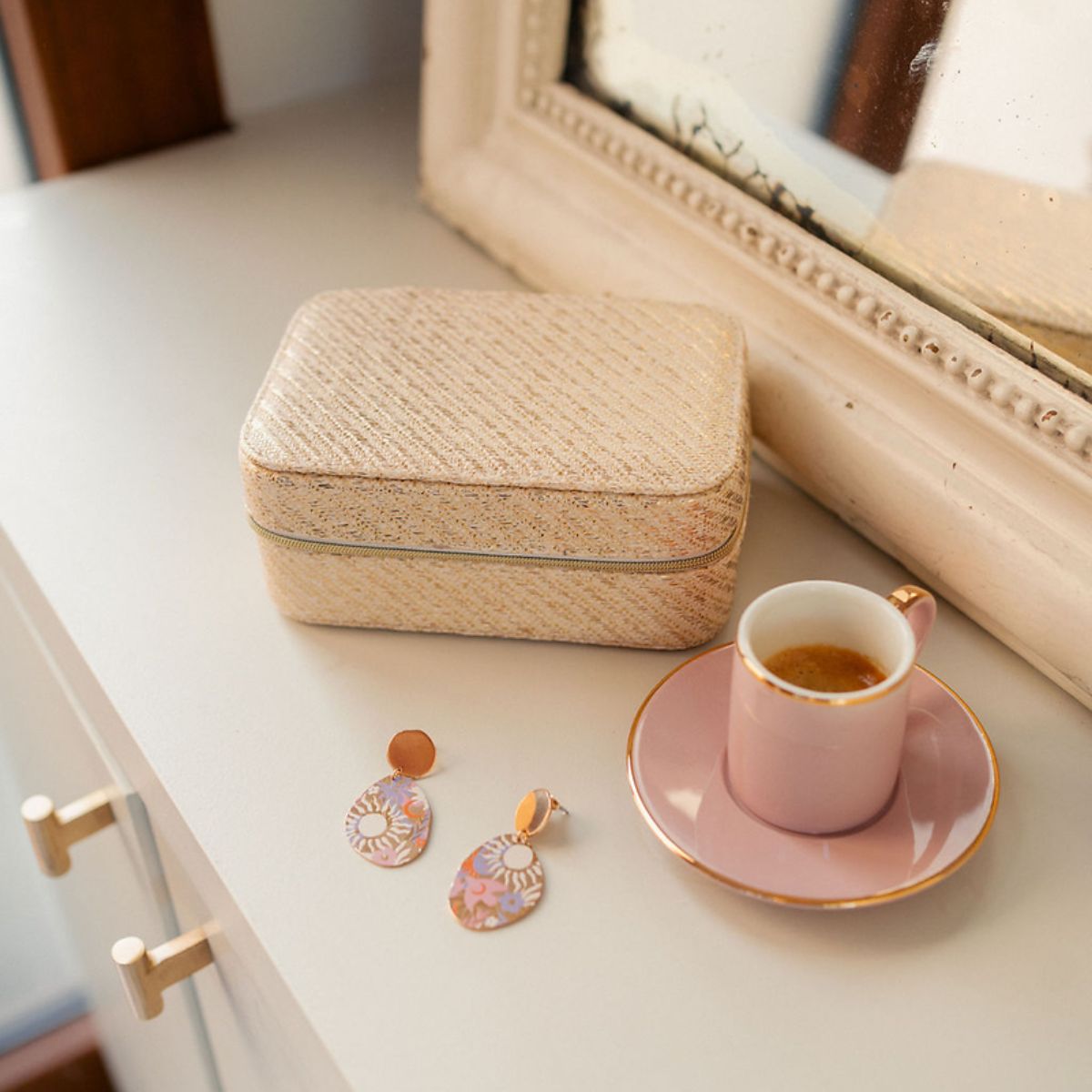 Boîte à bijoux rectangulaire dorée