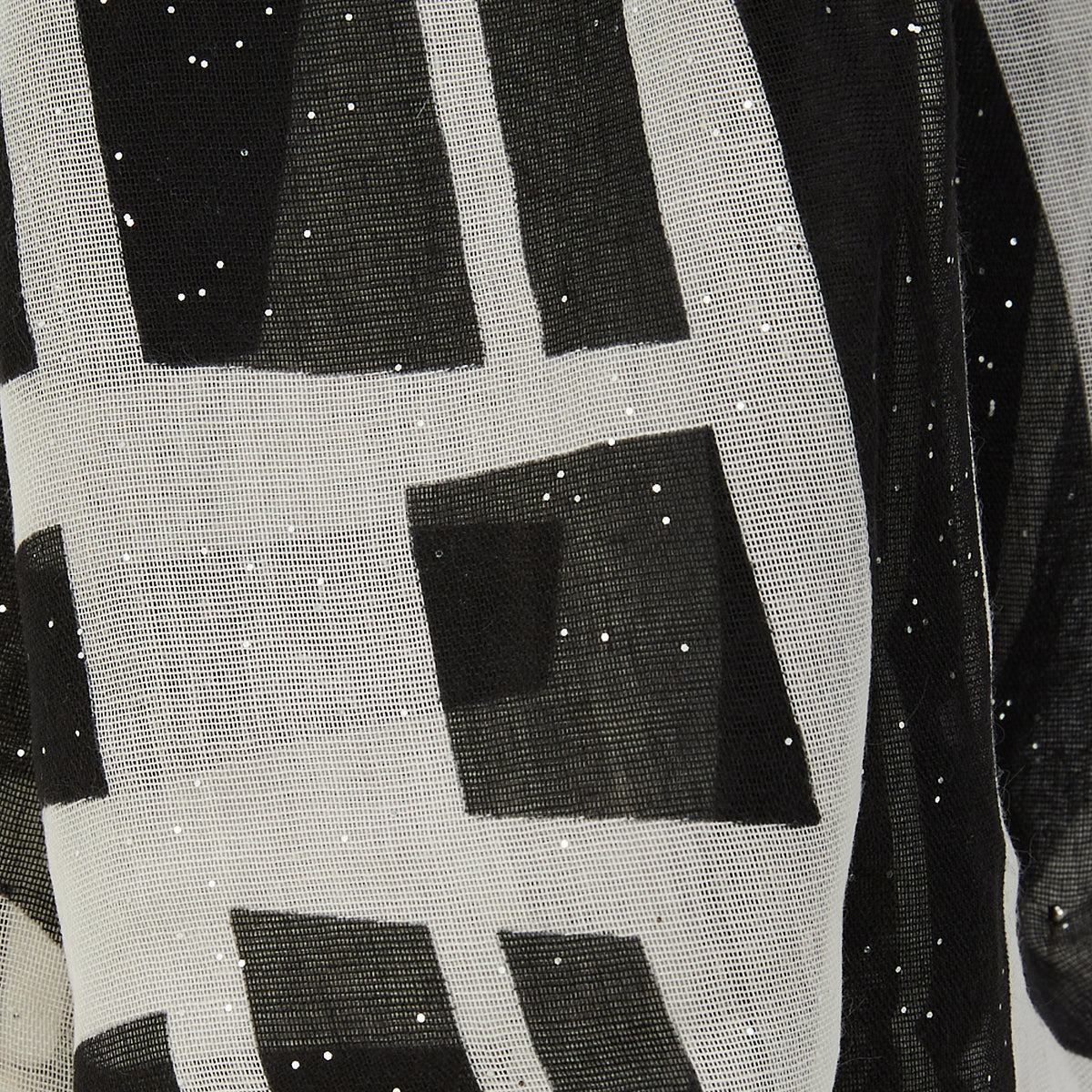 Foulard motifs géométriques noir et blanc