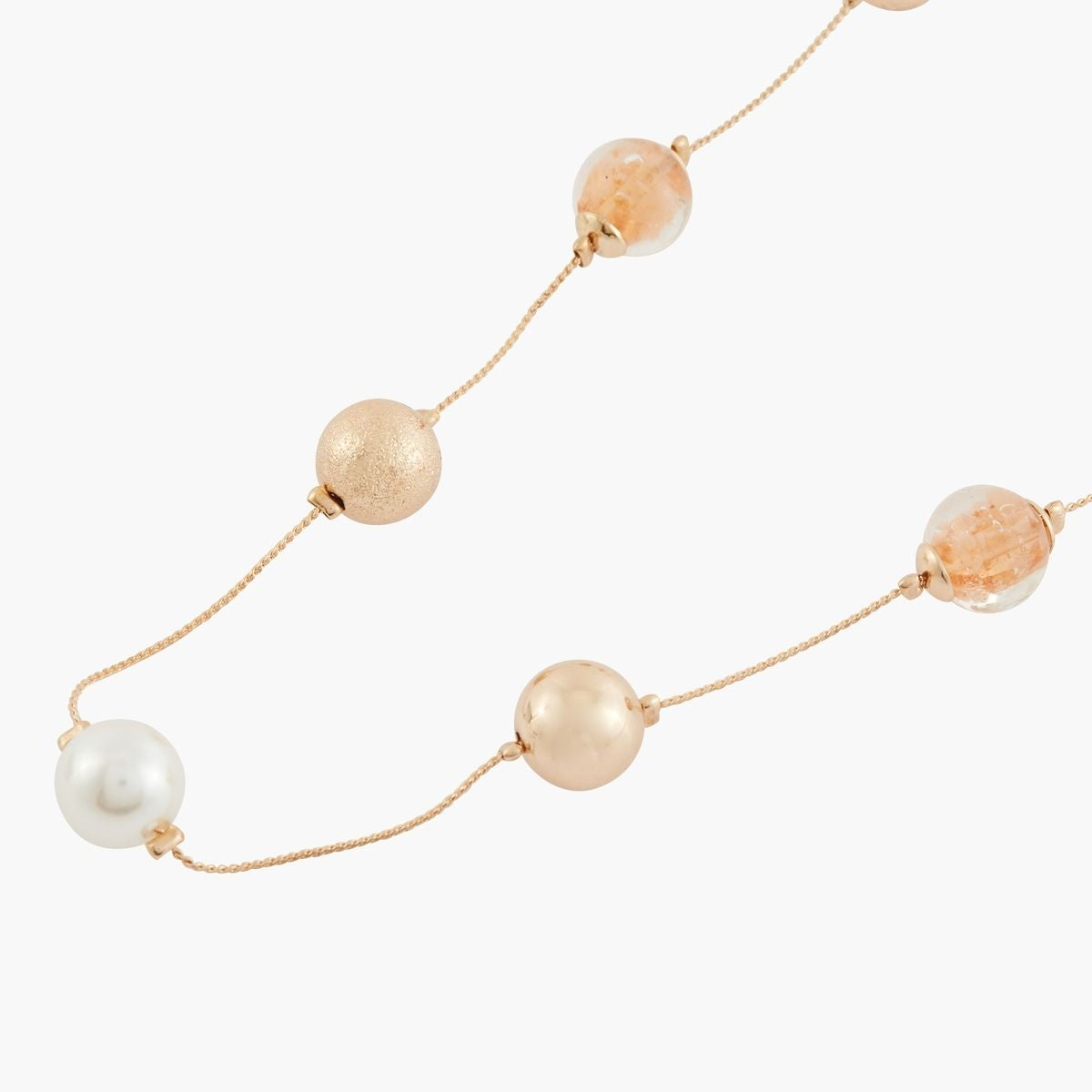 Sautoir perles assorties nacrées et dorées