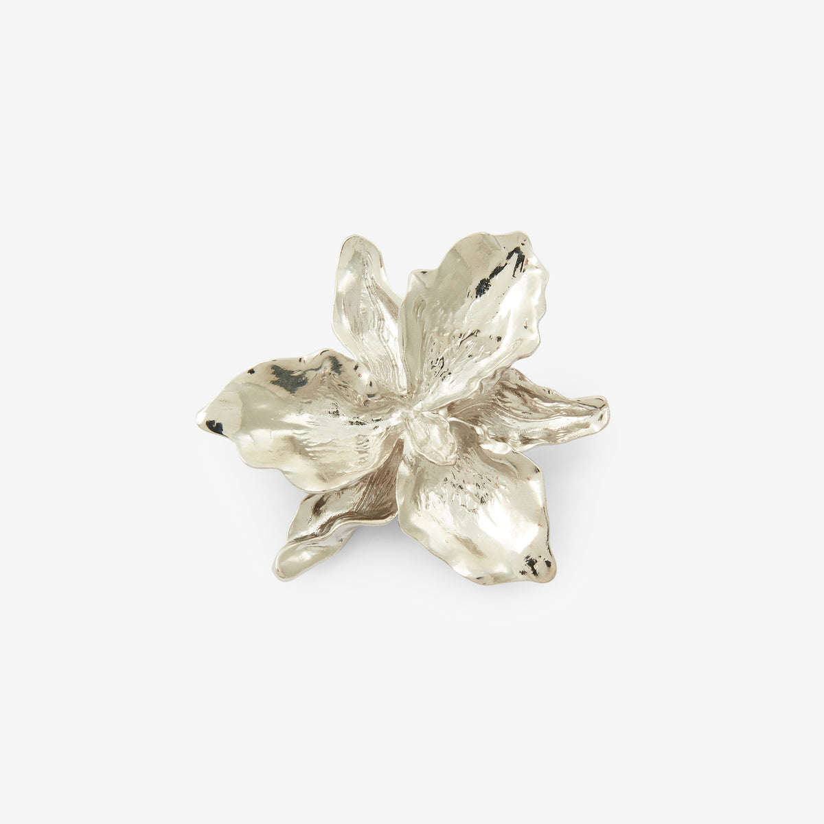 Broche fleur en métal argentée