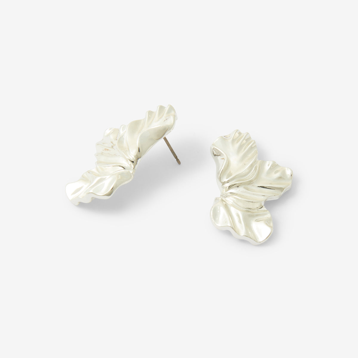 Boucles d'oreilles demi-fleur argentées
