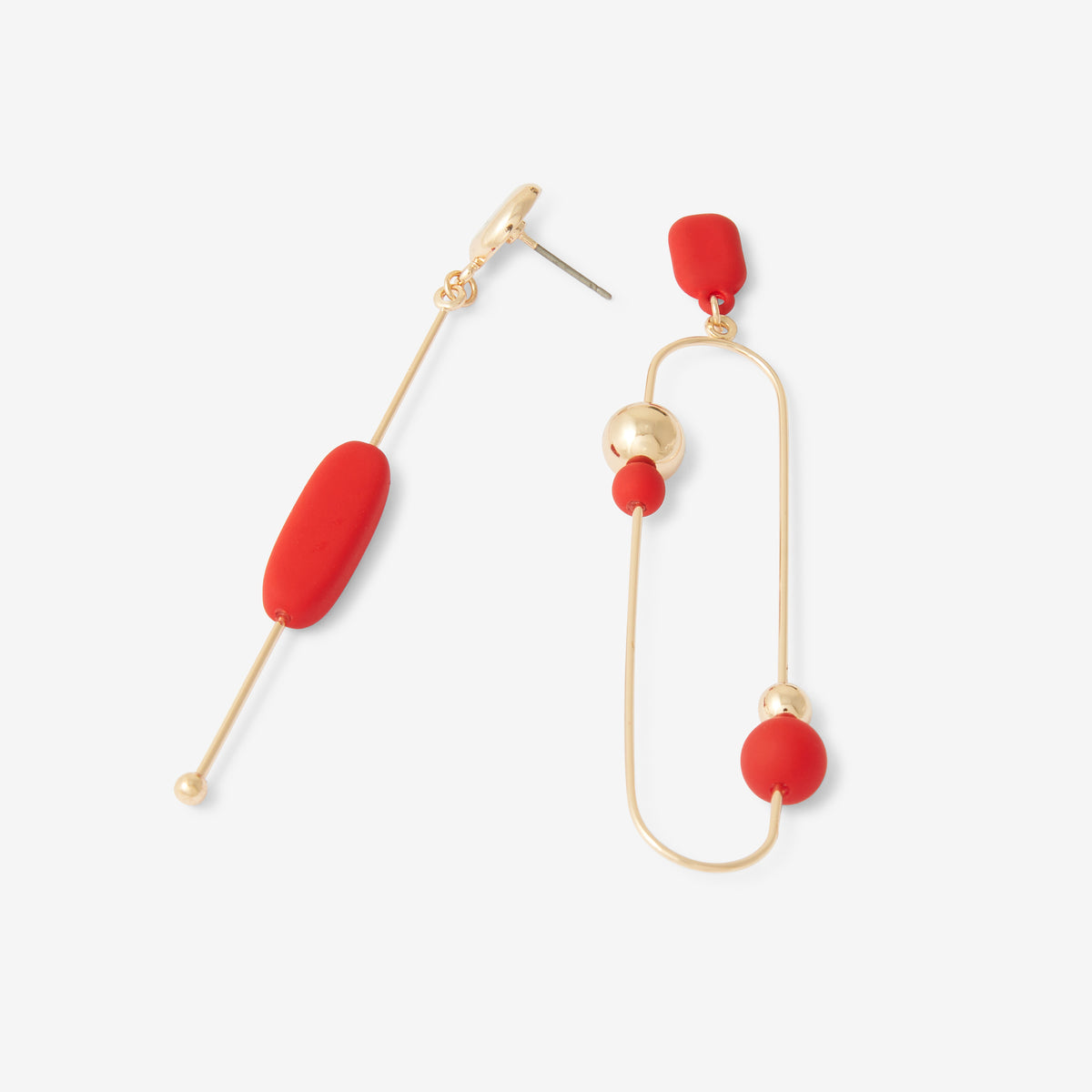 Boucles d'oreilles longues asymétriques rouges