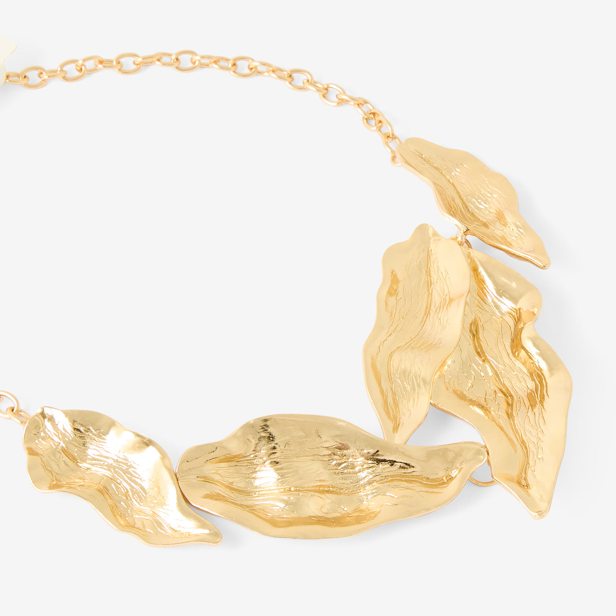 Collier plastron grandes feuilles dorées