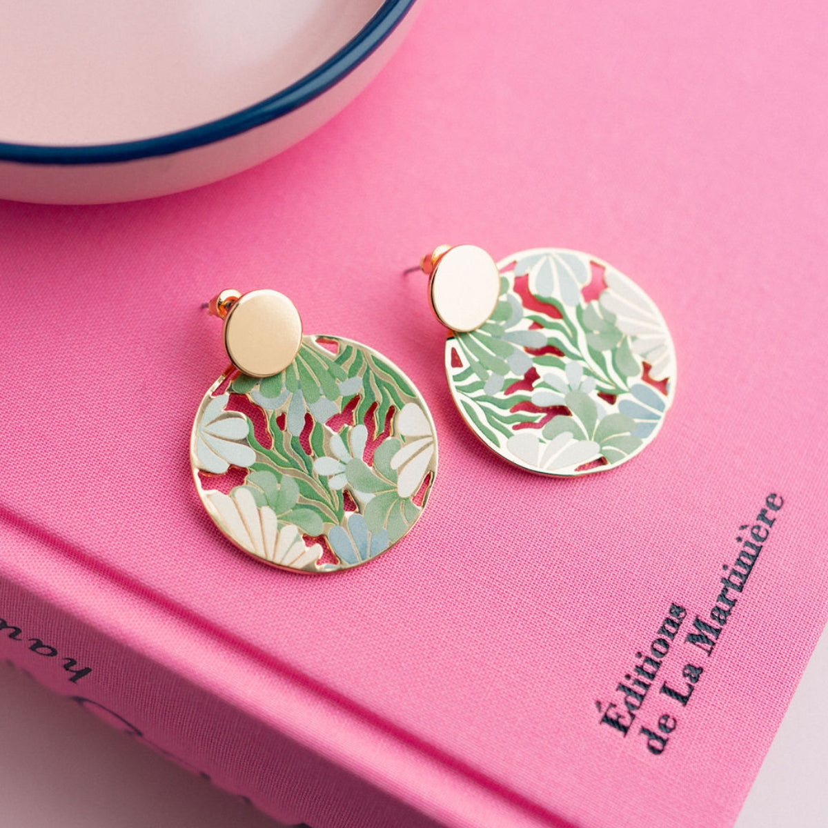 Boucles d’oreilles Balagane rondes ajourées à imprimé floral