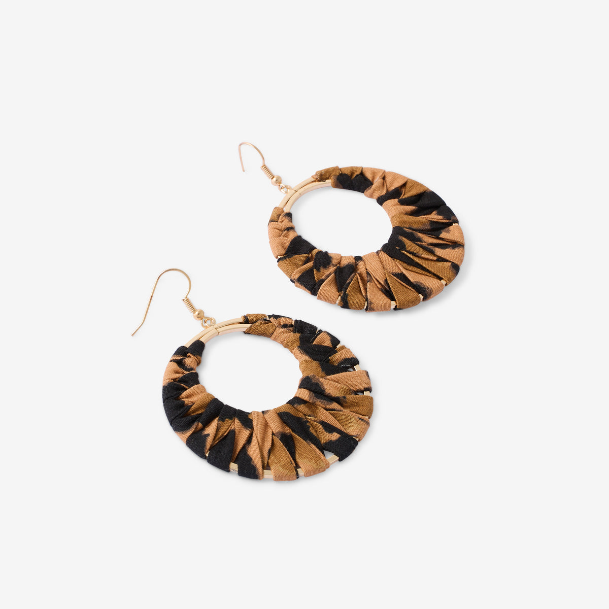 Boucles d'oreilles crochet anneau en tissu marron et noir