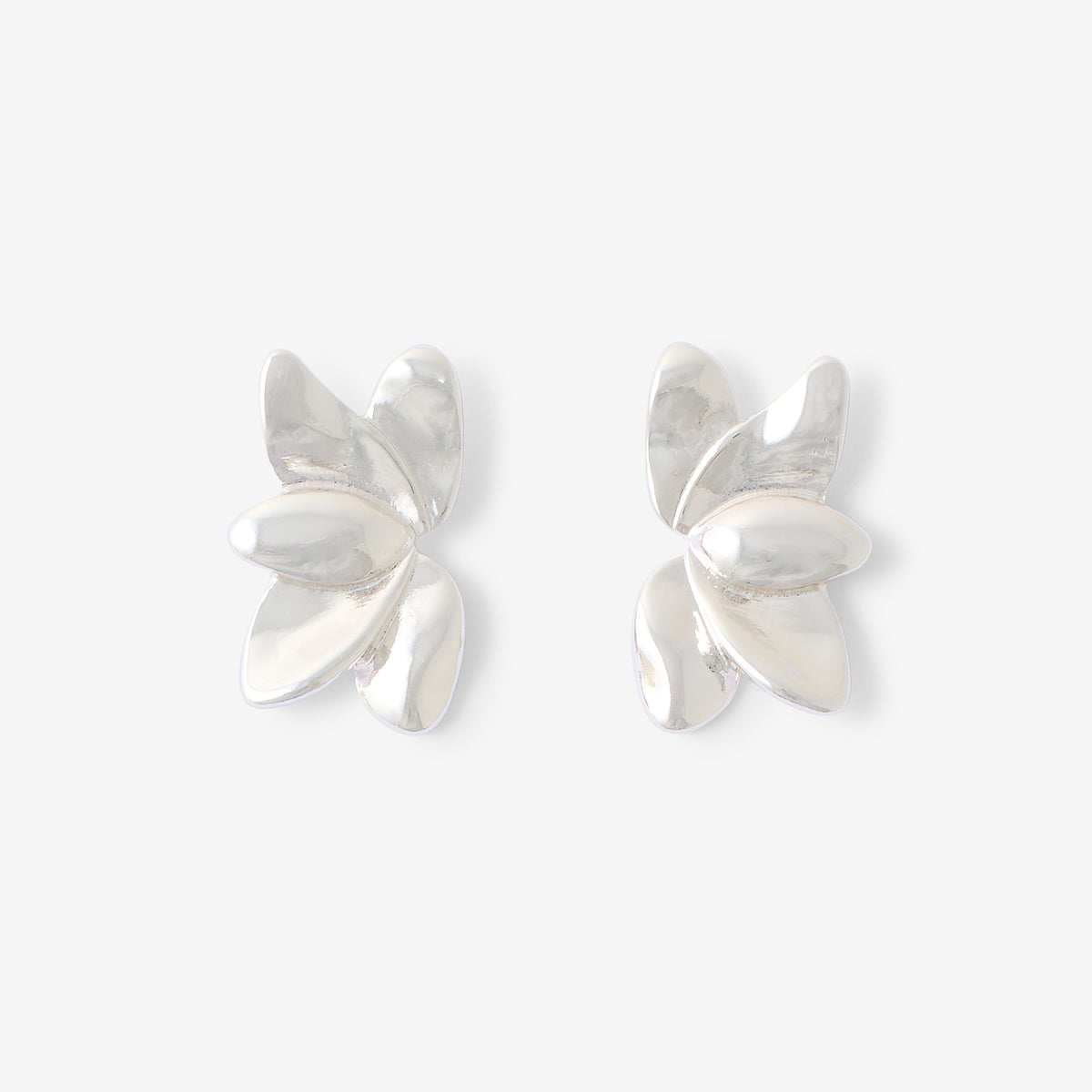 Boucles d’oreilles demi-feuilles argentées