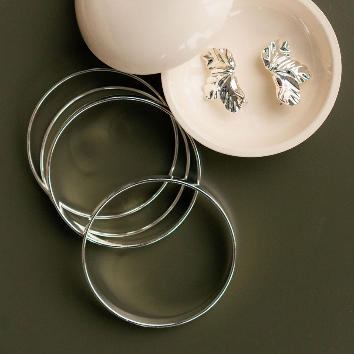 Set de 4 joncs en métal argenté