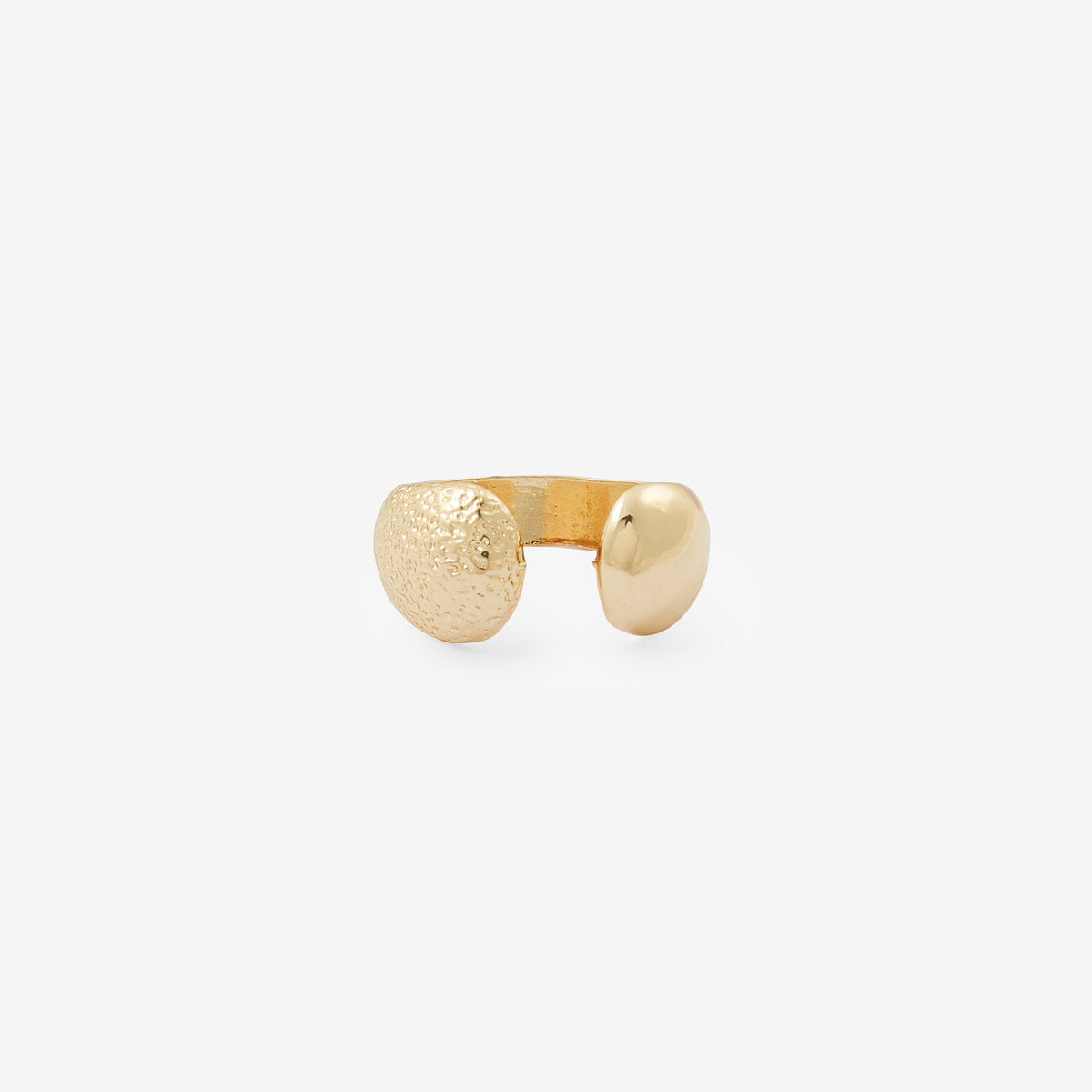 Bague ouverte lisse et sablée dorée