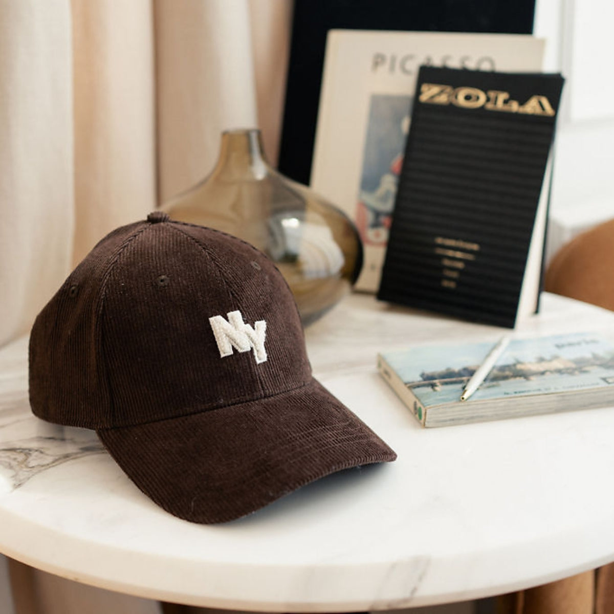 Casquette effet velours côtelé marron