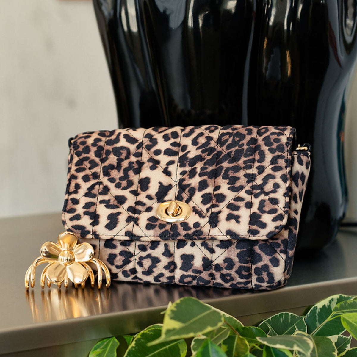 Pince à cheveux fleur en métal doré