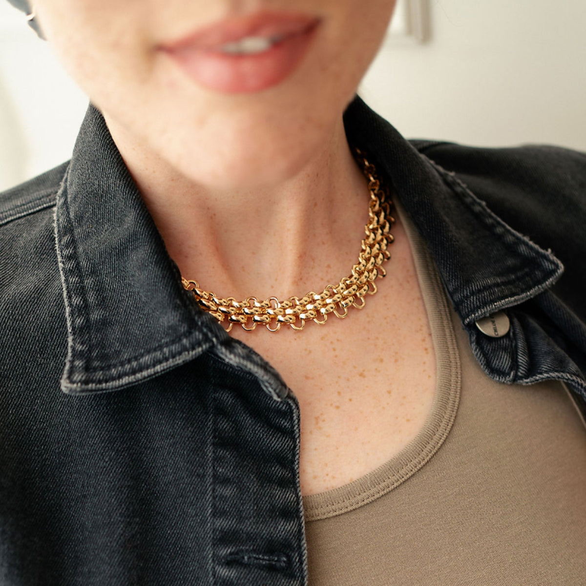 Collier à maillons dorés