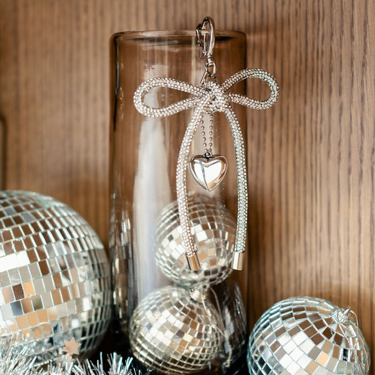 Bijoux de sac nœud strassé et cœur argenté