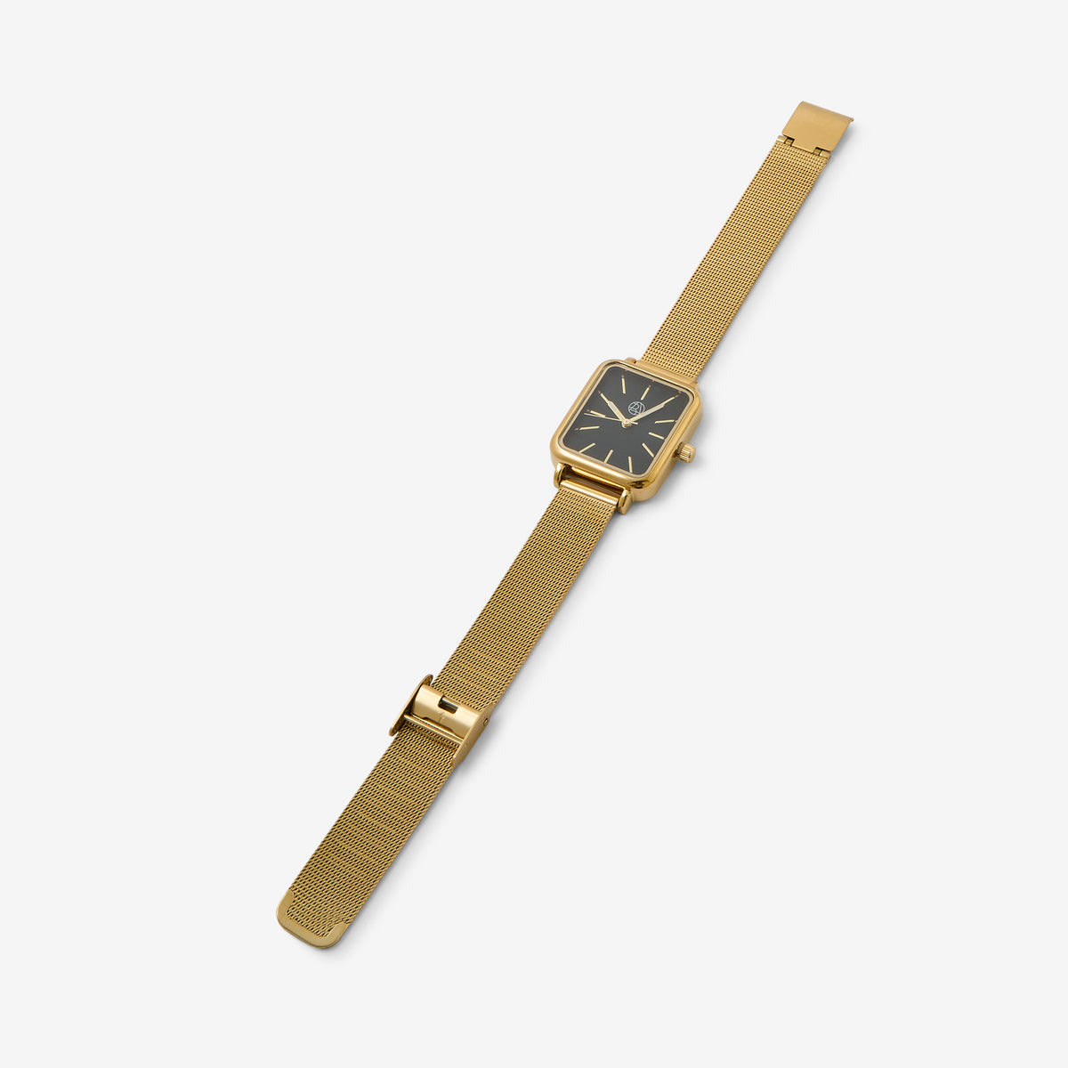 Montre cadran rectangle noir bracelet maille milanaise doré