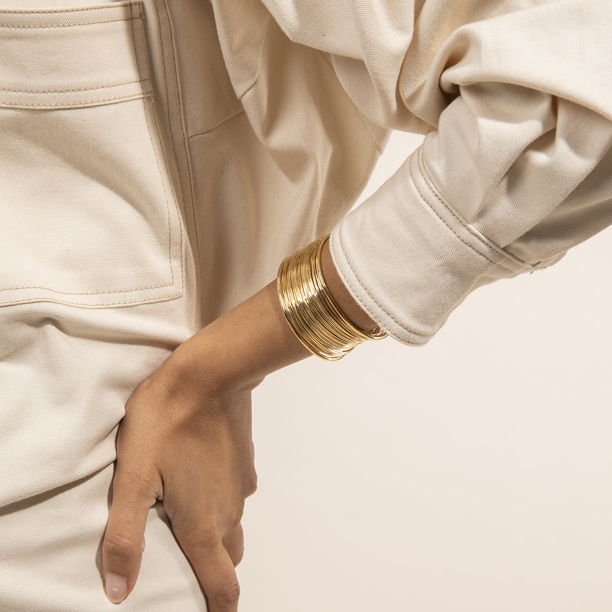 Manchette dorée multi rangs