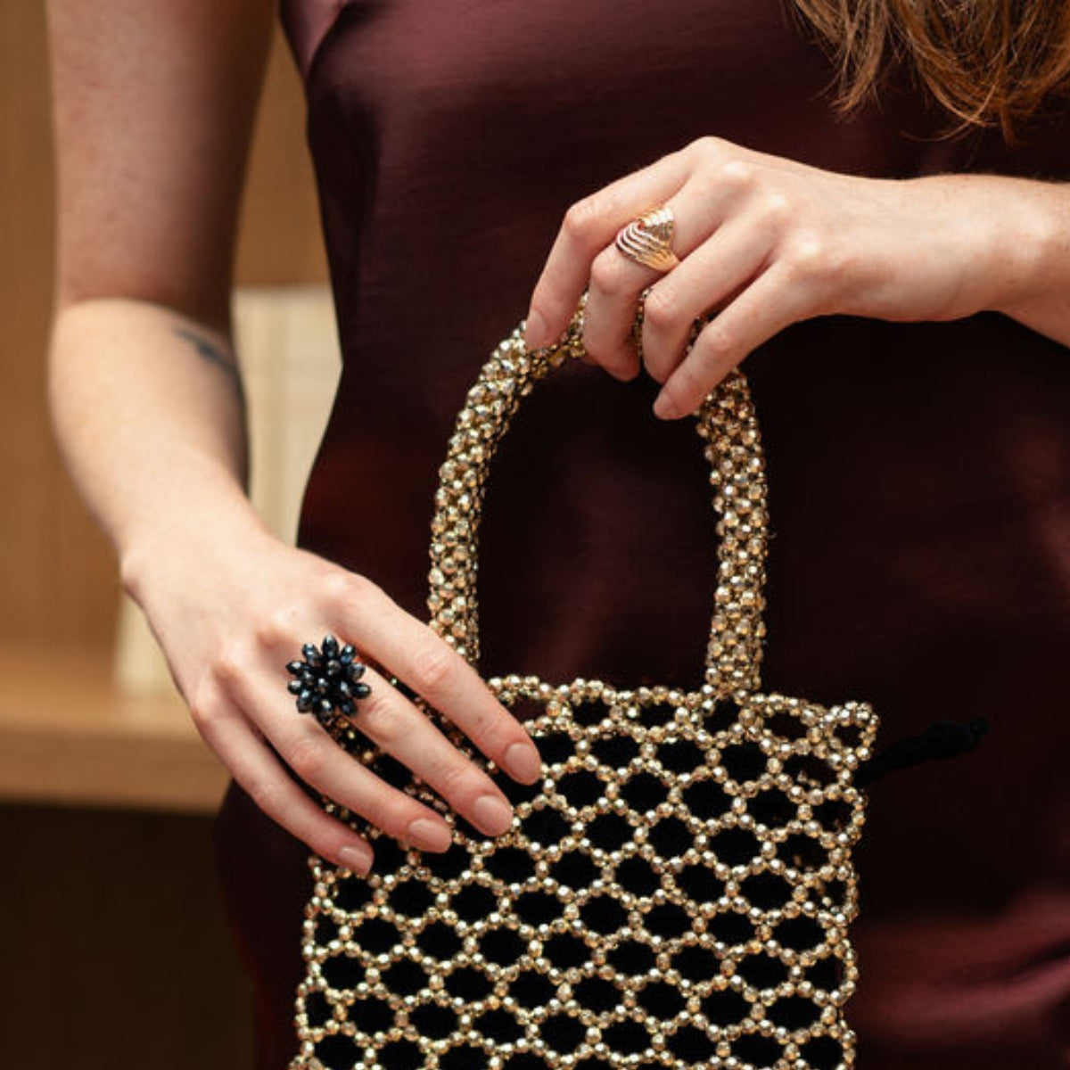 Grosse bague fleur à facettes coloris hématite