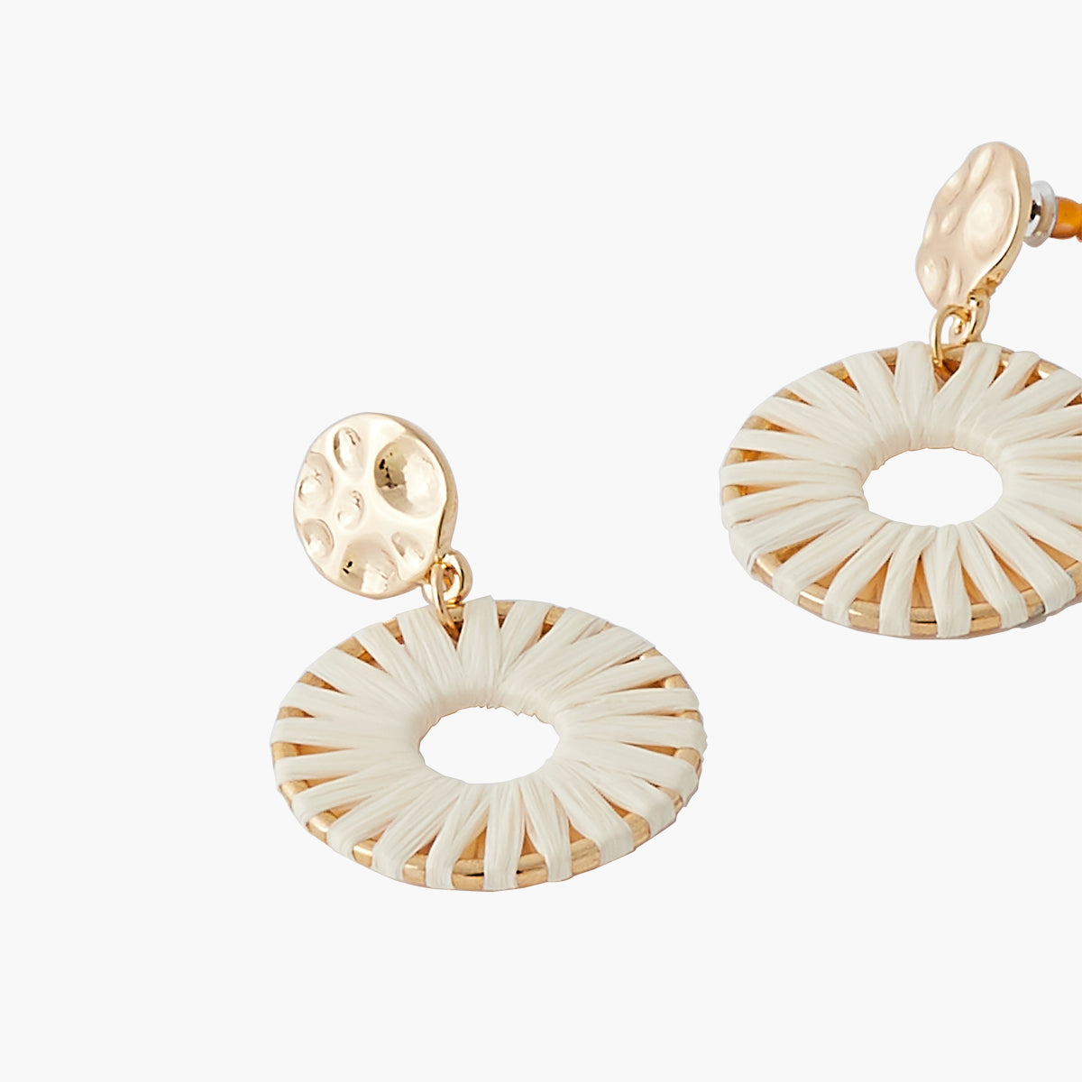 Boucles d'oreilles rondes tissées en raphia ivoire