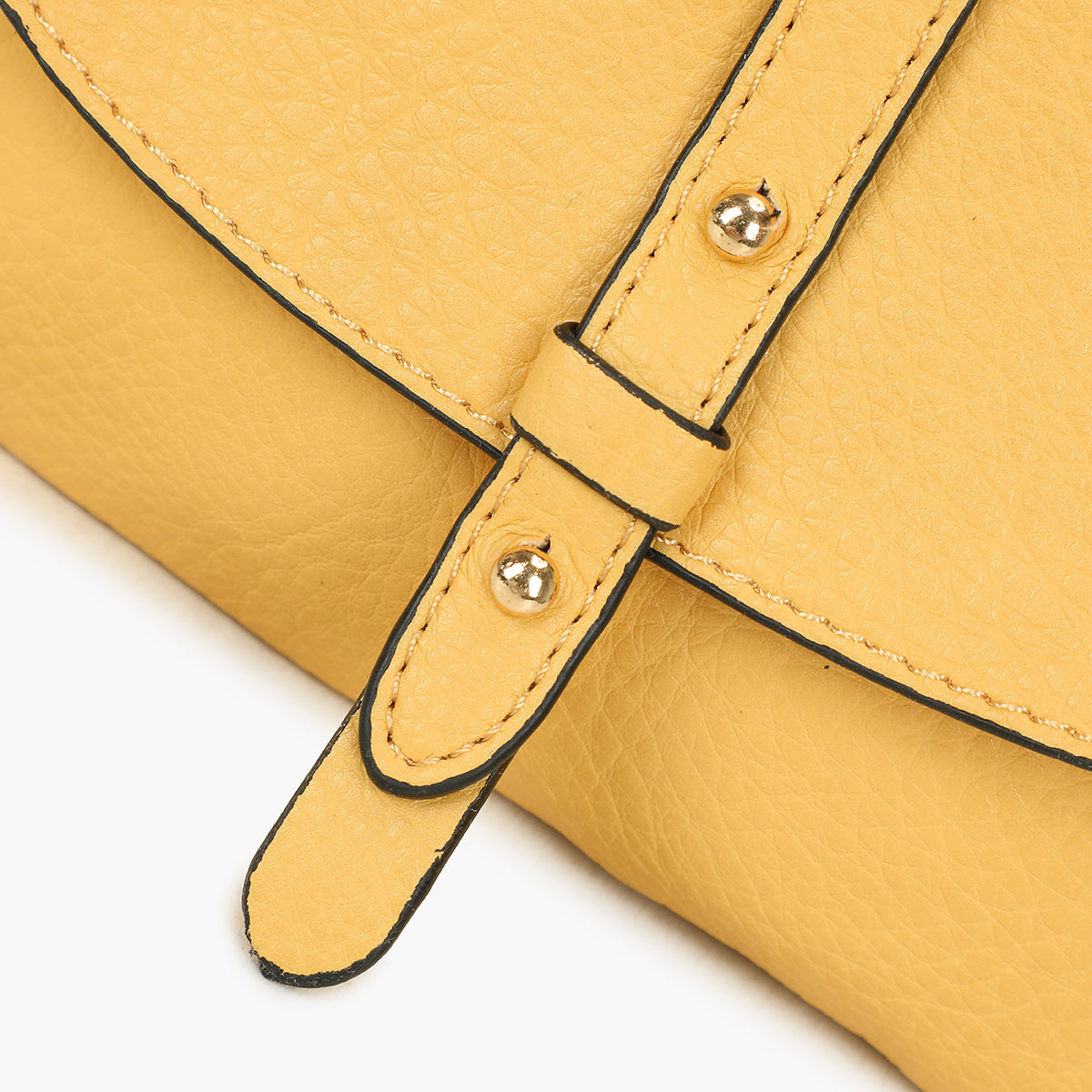 Petit sac à bandoulière effet grainé jaune