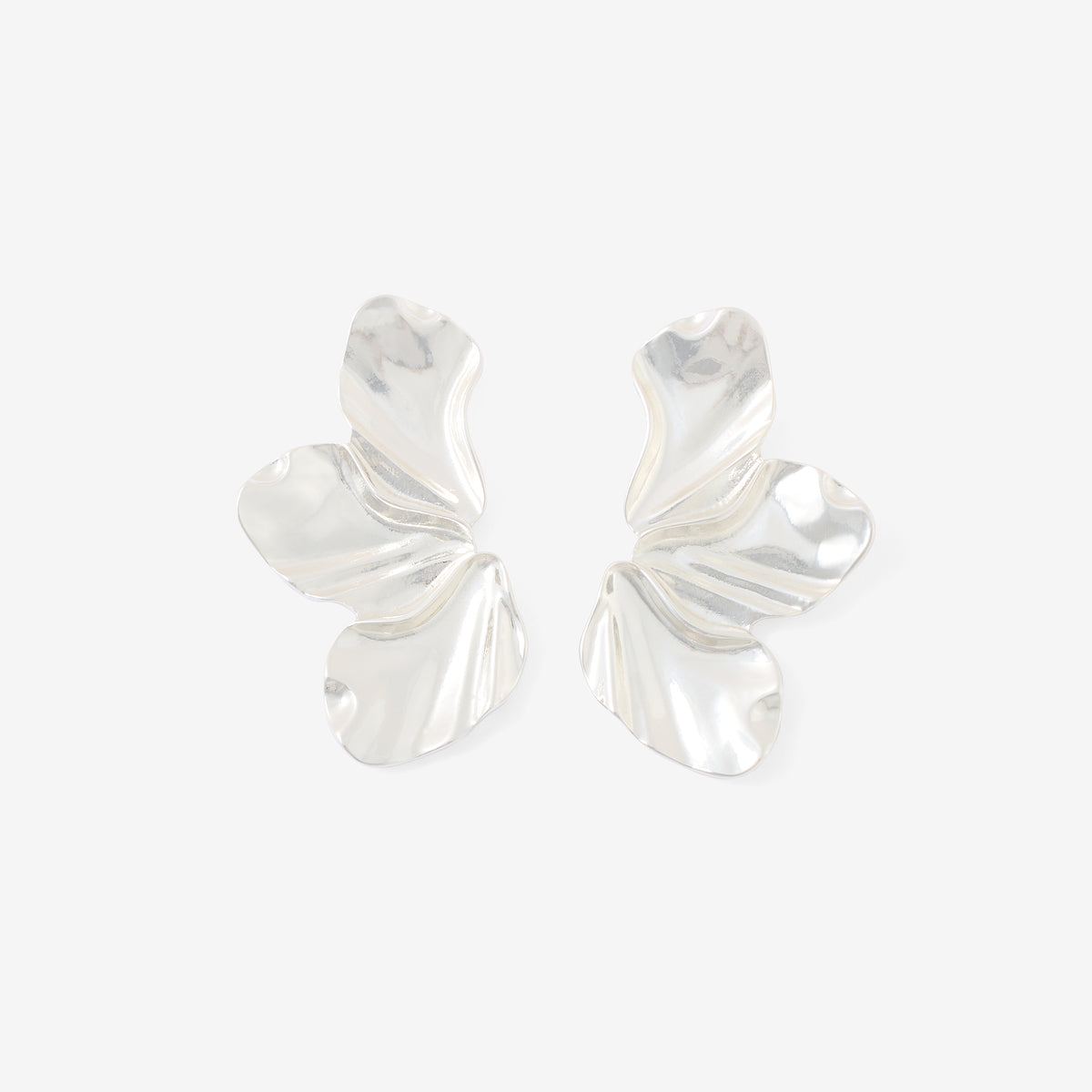Boucles d'oreilles demi fleur argentées