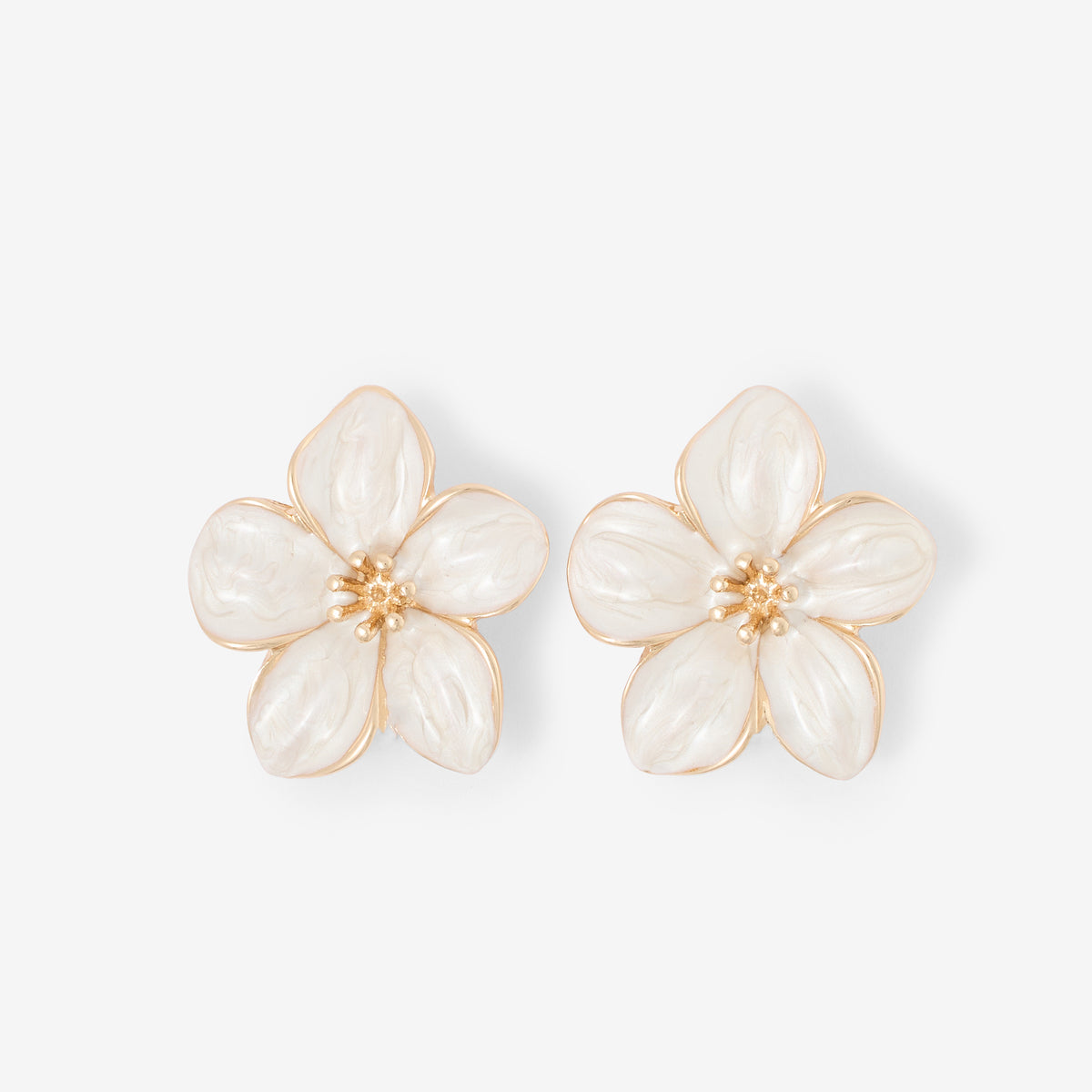Boucles d'oreilles à clip fleurs blanches