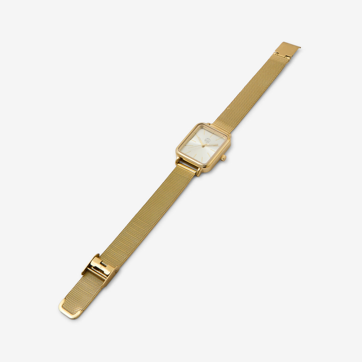 Montre cadran rectangle blanc bracelet maille dorée