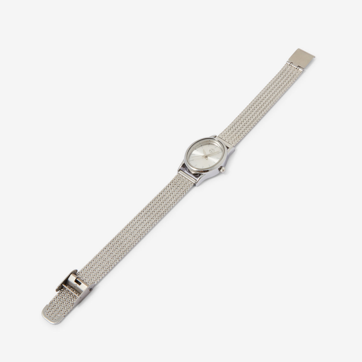 Montre cadran ovale bracelet maille argenté
