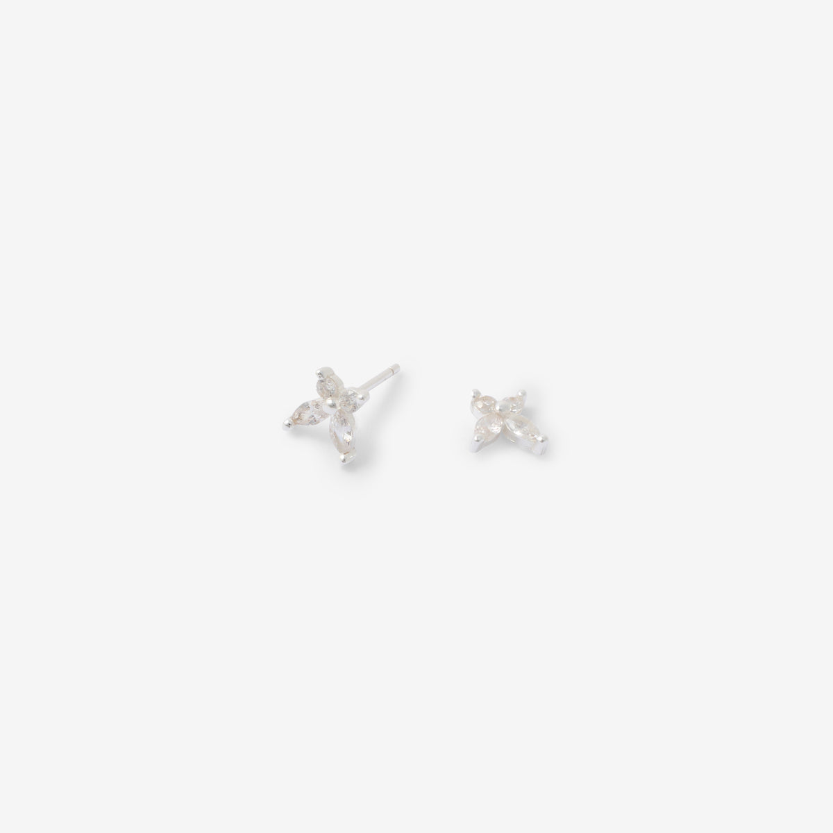 Puces d'oreilles papillon avec zirconium en argent garanti