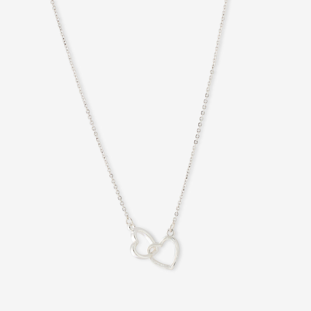 Collier chaîne fine cœurs entremêlés argenté