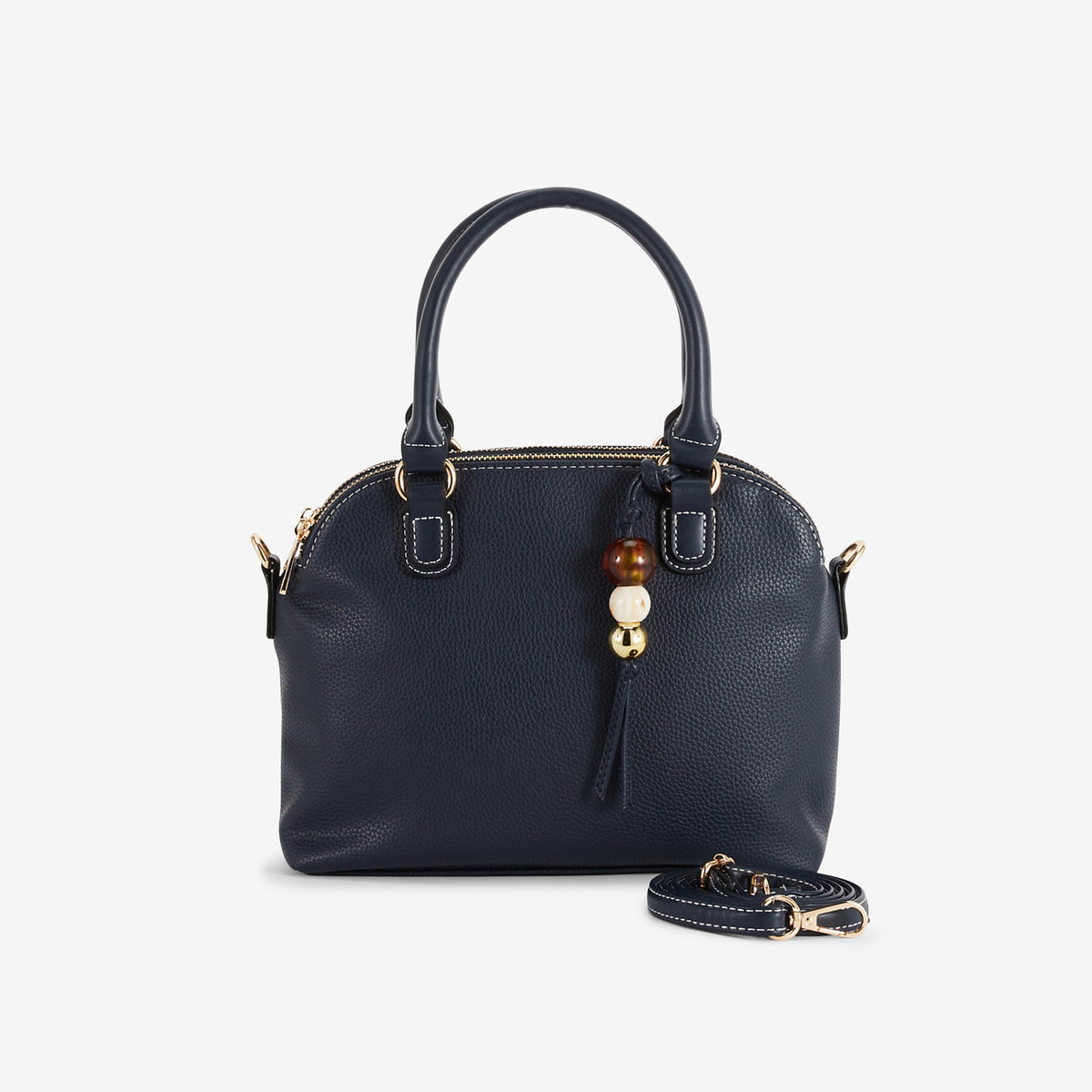 Petit sac porté main bleu avec grigri de perles