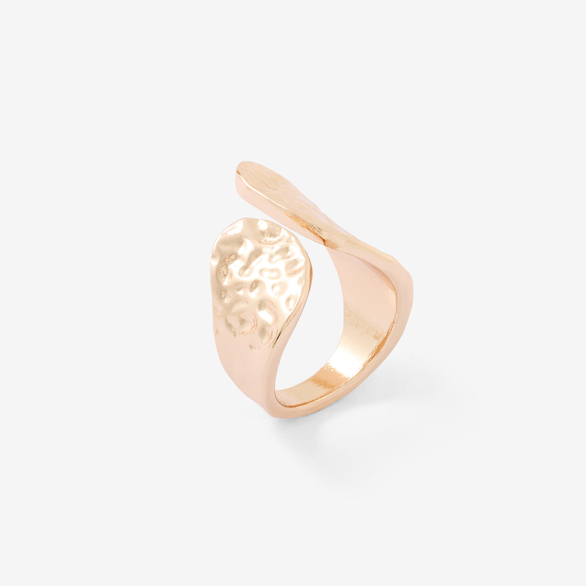 Bague ouverte martelée dorée