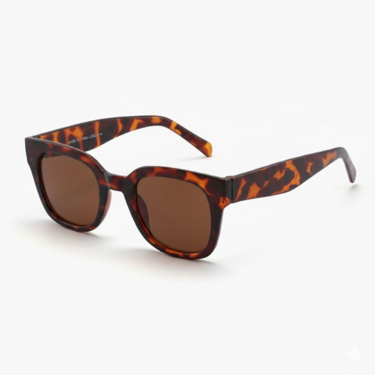 Lunettes de soleil marron écailles forme carrée