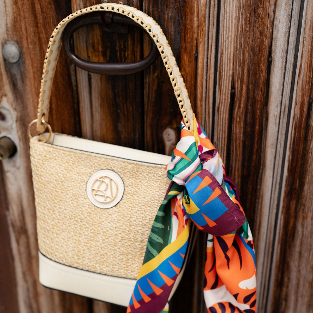 Petit sac seau effet paille blanc