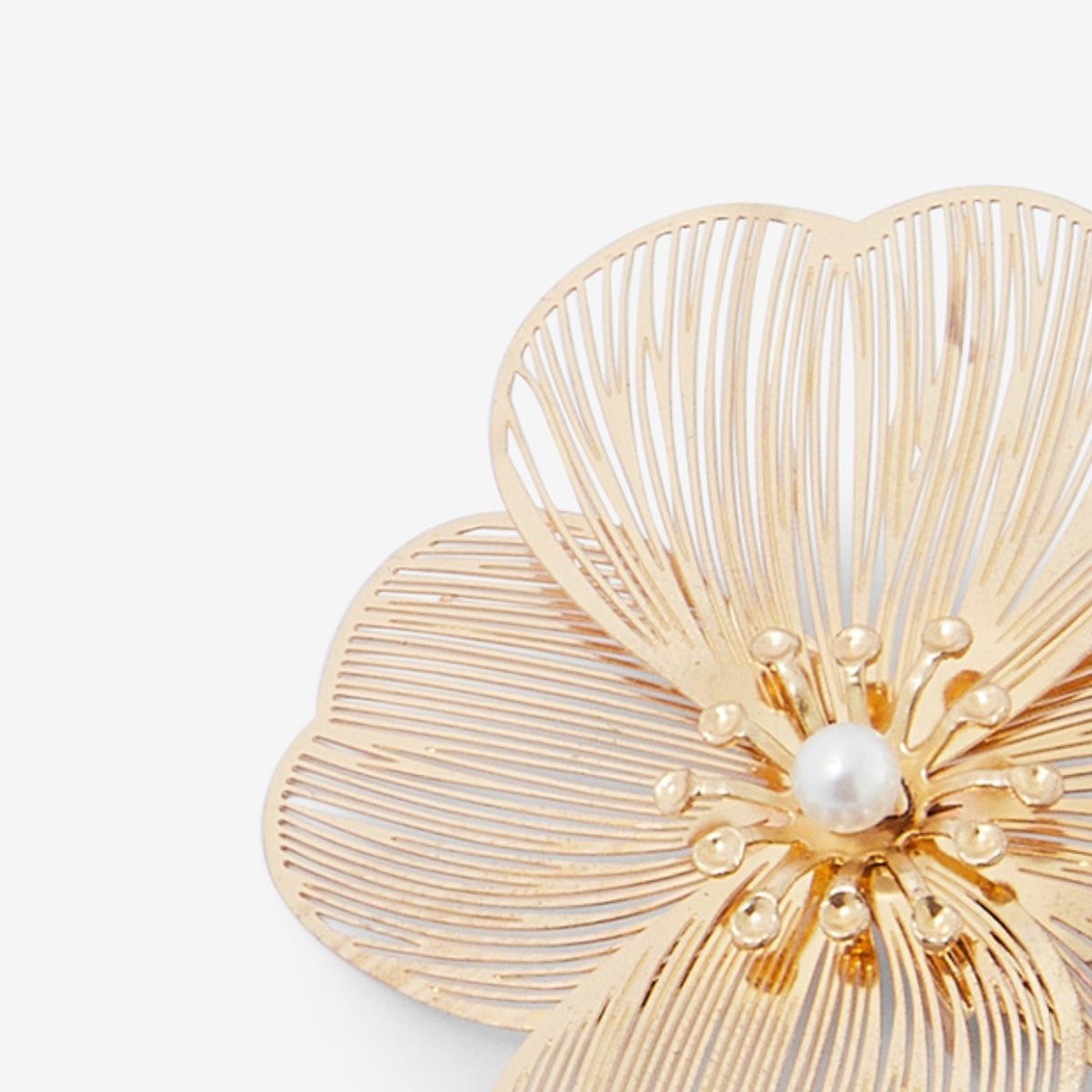 Broche fleur en filigrane