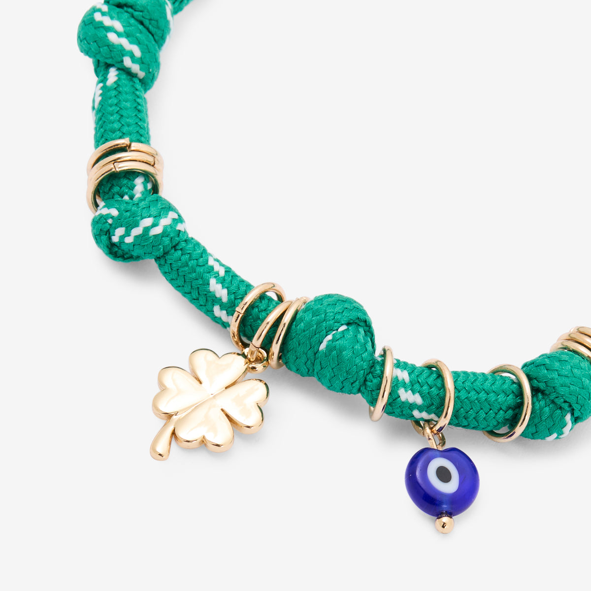 Bracelet corde vert à charms trèfle et œil