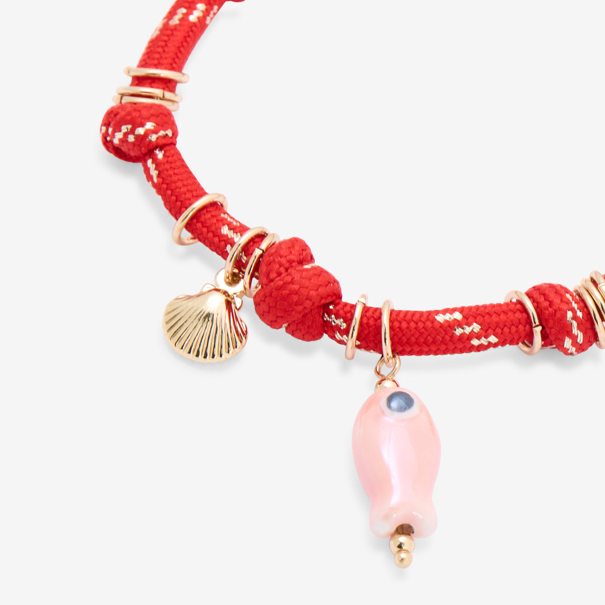 Bracelet cordons rouge pendentif poisson et coquillage