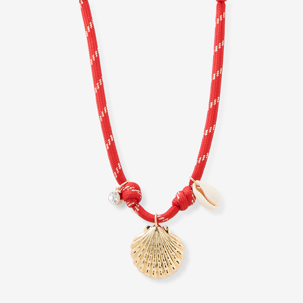 Collier cordons rouge à charms coquillage