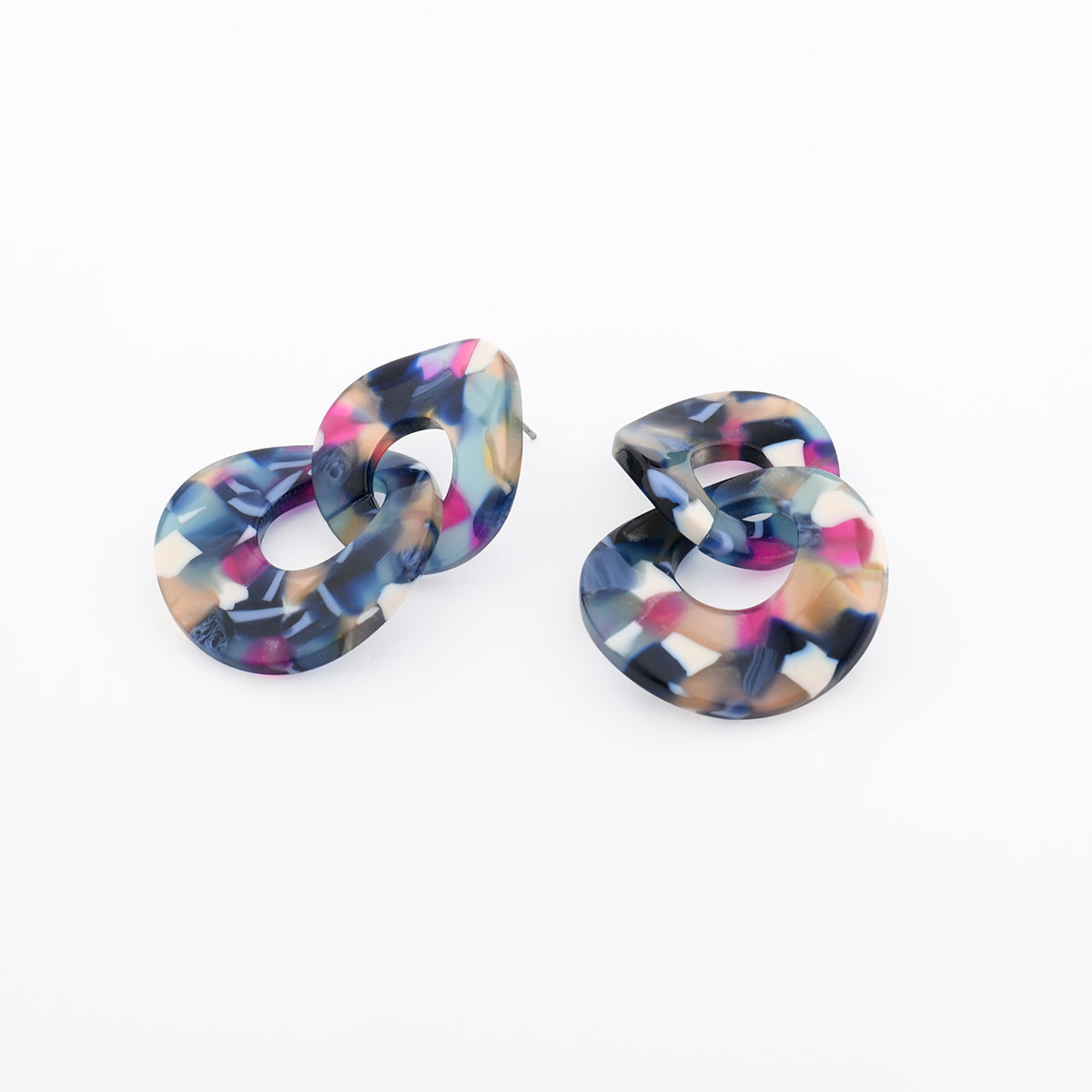 Boucles d'oreilles double cercle en résine bleue