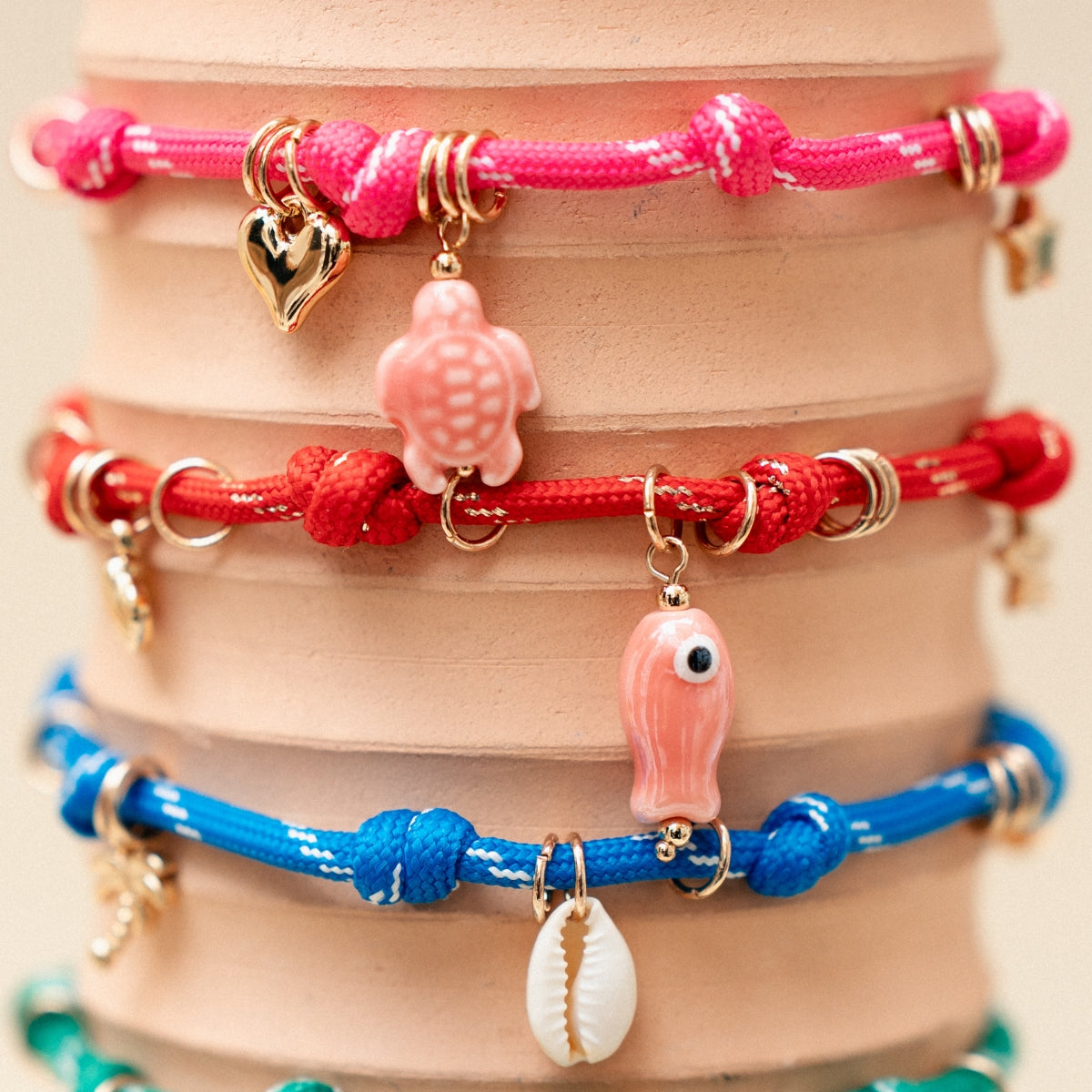 Bracelet cordons rose à charms pendentif tortue et cœur