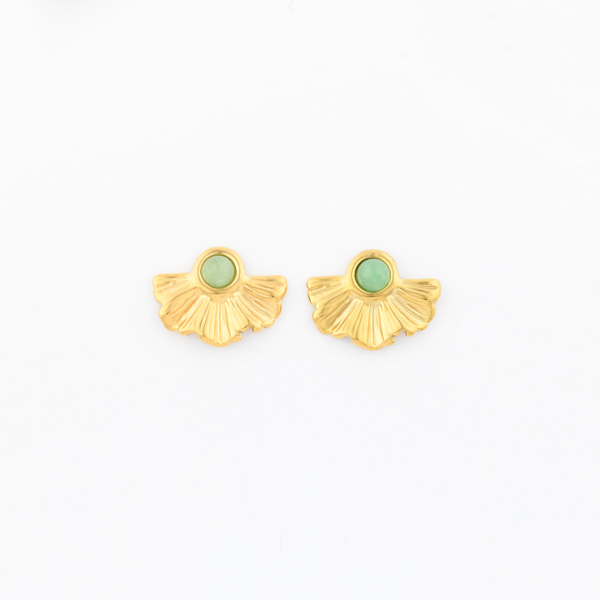 Petites puces d'oreilles gingko en acier inoxydable et pierre
