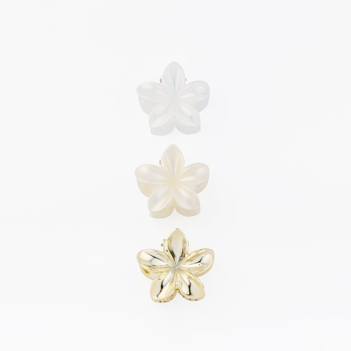 Set de 3 pinces cheveux fleurs blanc perle et dorée
