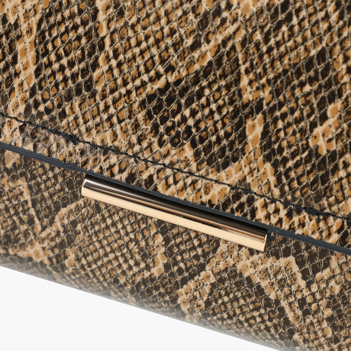 Petit sac trapèze effet python