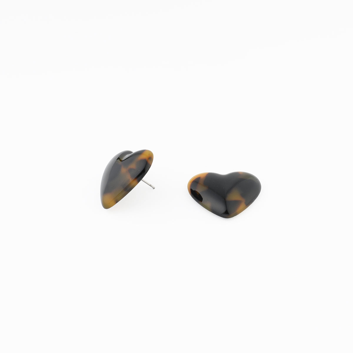 Boucles d'oreilles cœurs en résine écaille