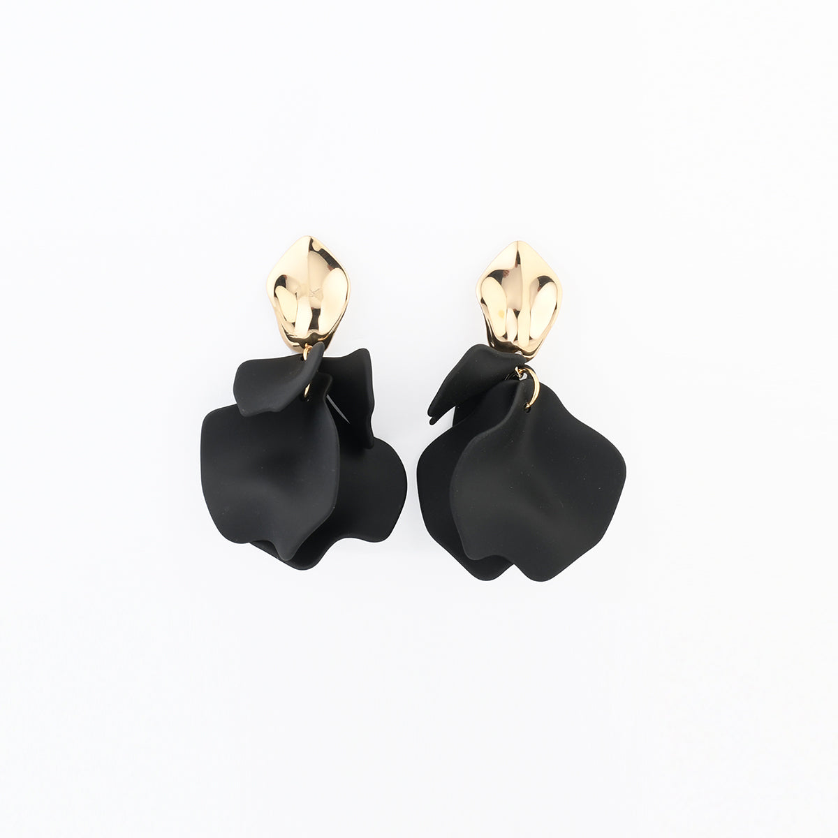 Boucles d'oreilles pétales de fleurs noirs