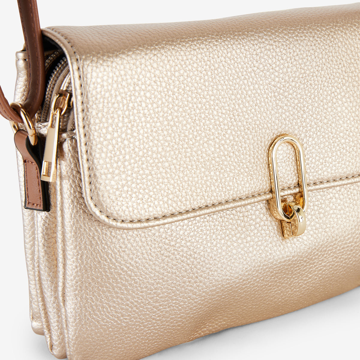 Pochette à bandoulière effet grainé doré